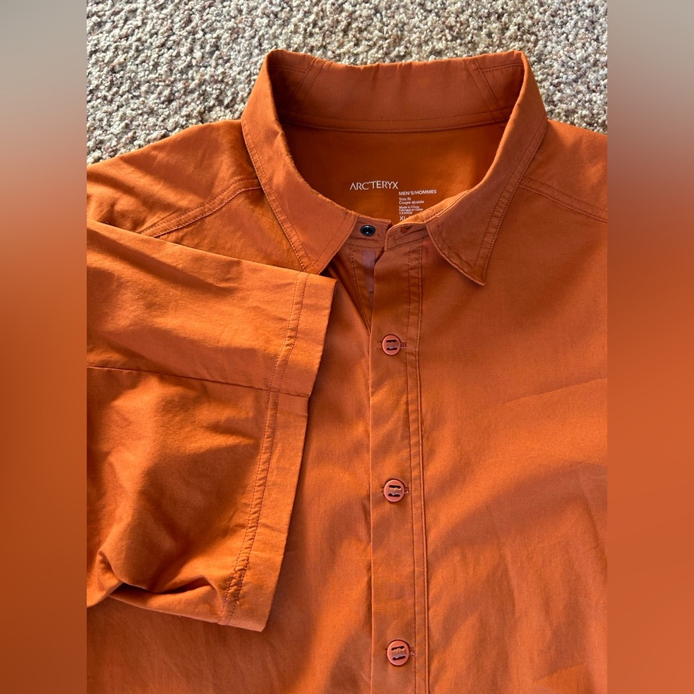 Arc'teryx Men's XL Trim Fit Orange Button Up Outdoor Performance Shirt